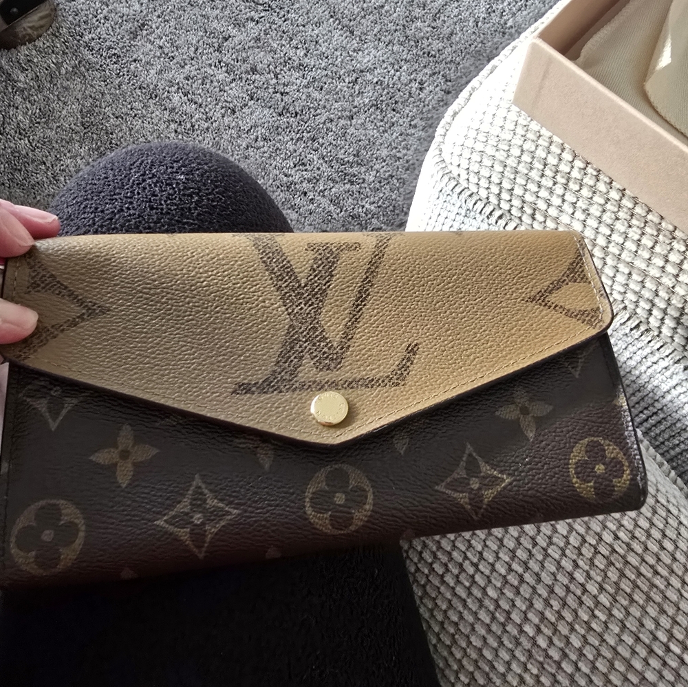 LouisVuitton reverse monogram wallet